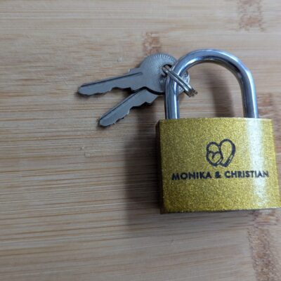Liebesschloss / Vorhängeschloss mit Gravur